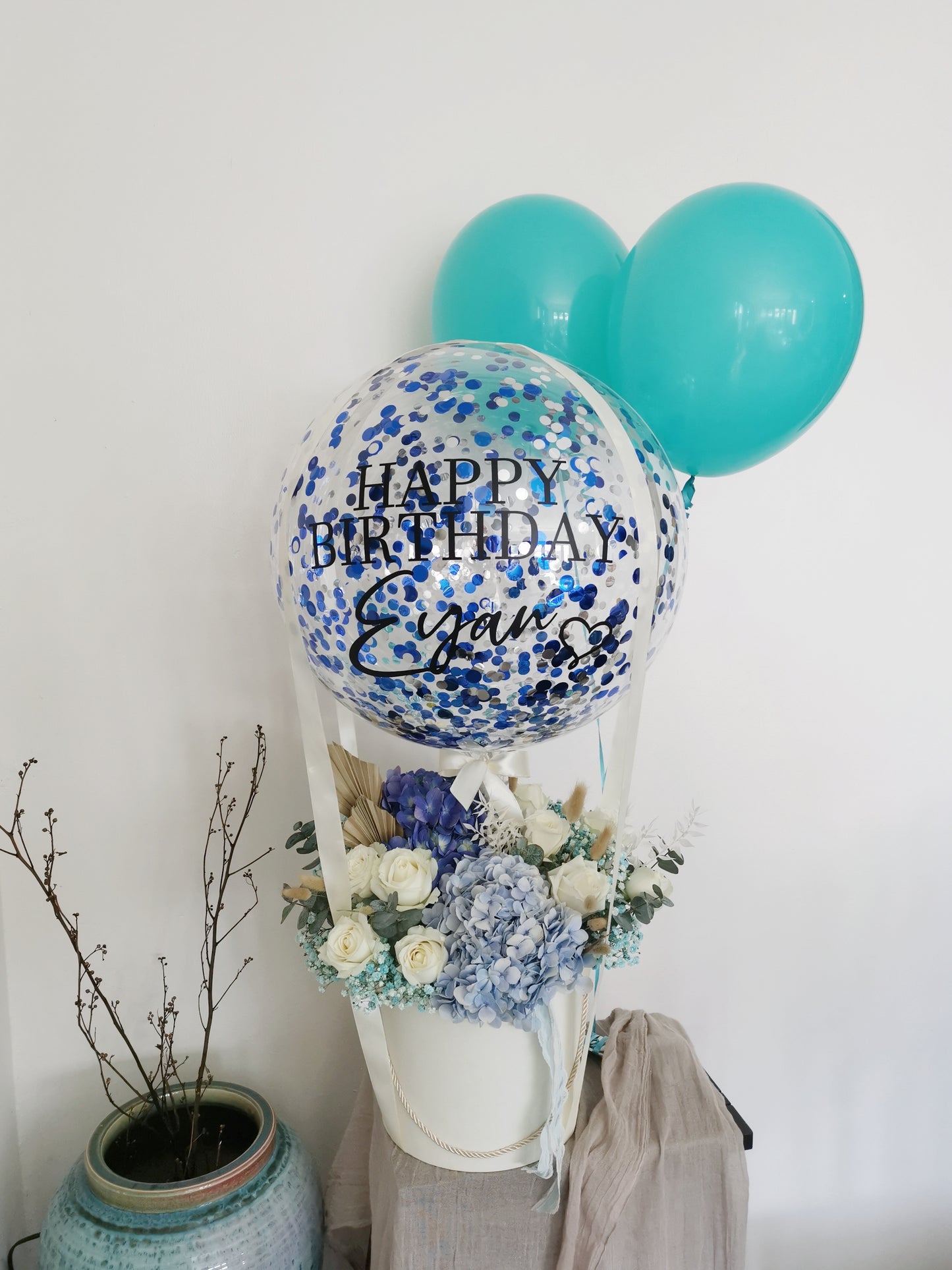 FLORALS & BALLOON